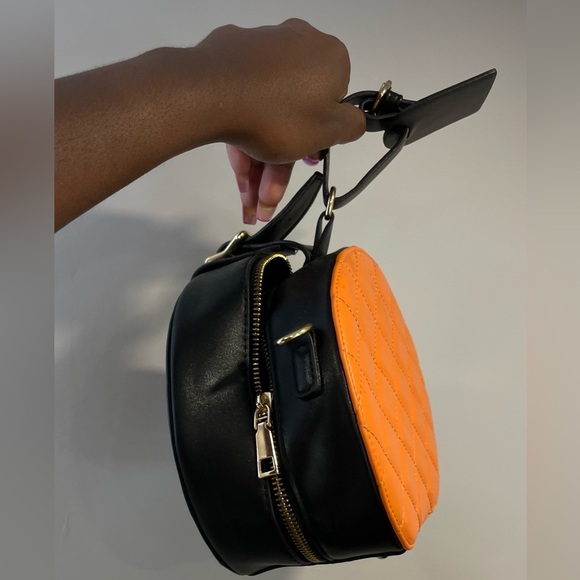 Round Quilted Two-Tone Crossbody Bag - Picture 5 of 10